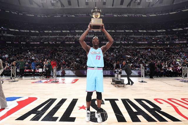 周琦18分首钢大胜浙江 齐麟30+11新疆力克四川